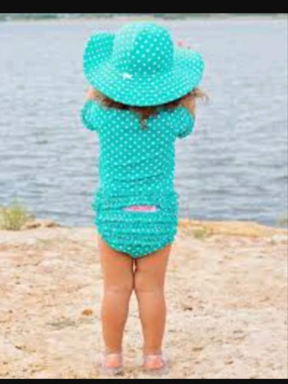 RuffleButts Girls Aqua Polka Dot Rash Guard 2PC Swimsuit Set Size 5 5T